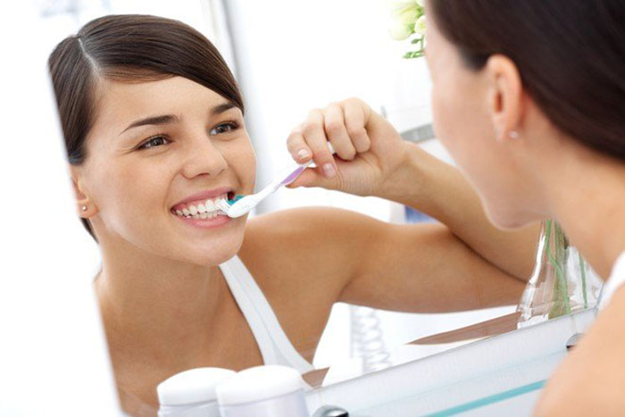 Đánh răng sau khi ăn no