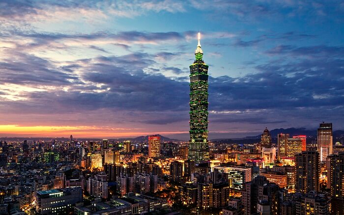 Đài Bắc là trung tâm văn hóa và kinh tế của Đài Loan8