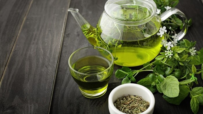 trà xanh cũng chứa flavonoid, mang đến khả năng tăng cường miễn dịch cho cơ thể