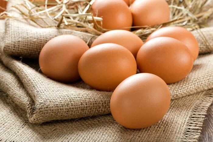 Trứng rất giàu protein, đem lại cho bạn nguồn năng lượng lâu dài.